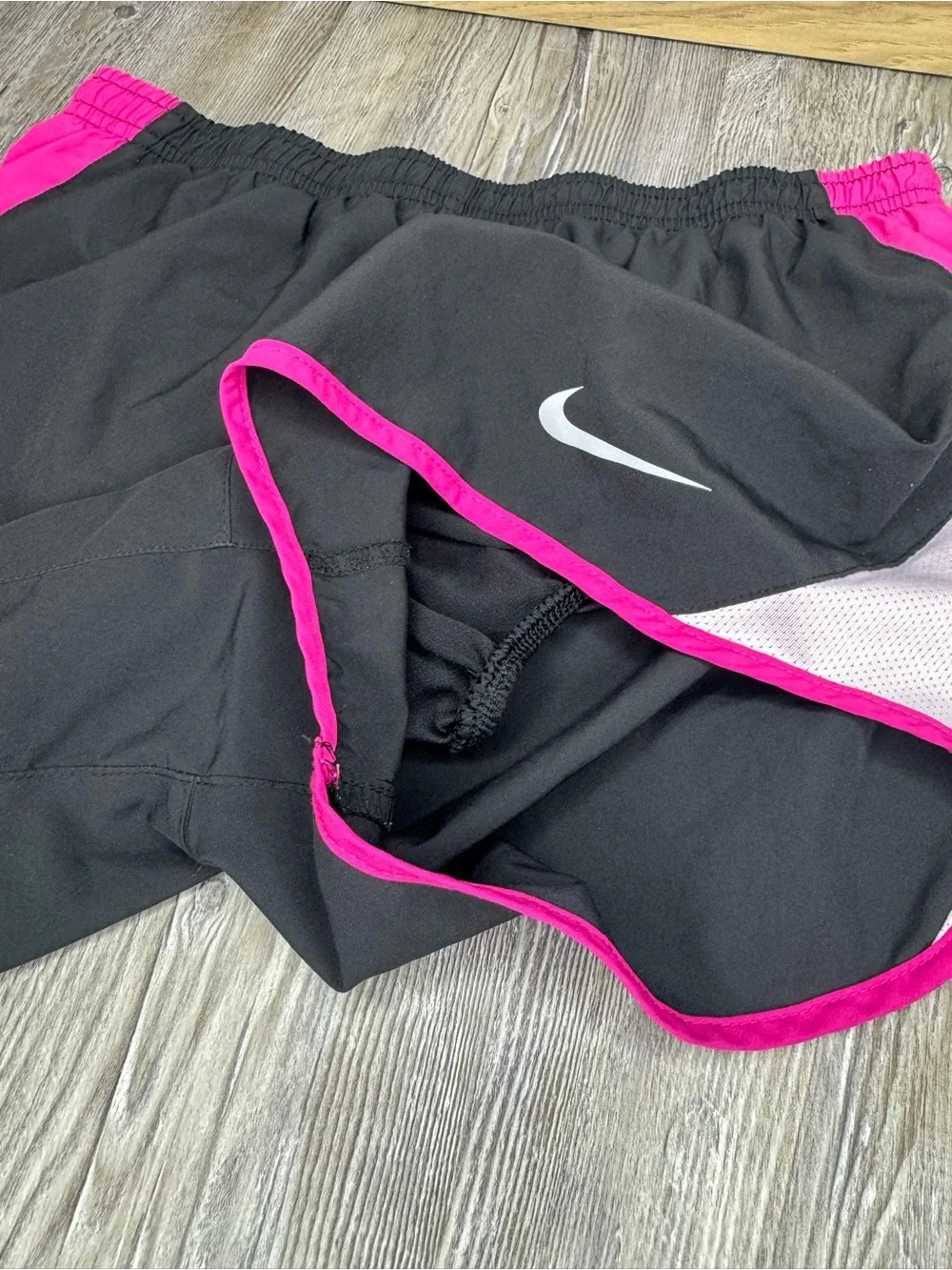 Nike Women’s Black Pink Dri FIT Lined Lightweight Workout Running Shorts Small